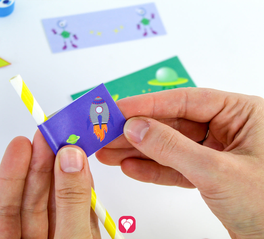 Weltraum Tischkarten und Strohhalm Deko