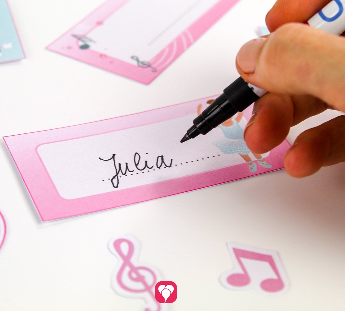 Ein Namensschild aus dem Ballerina Geschenkaufkleber Set.