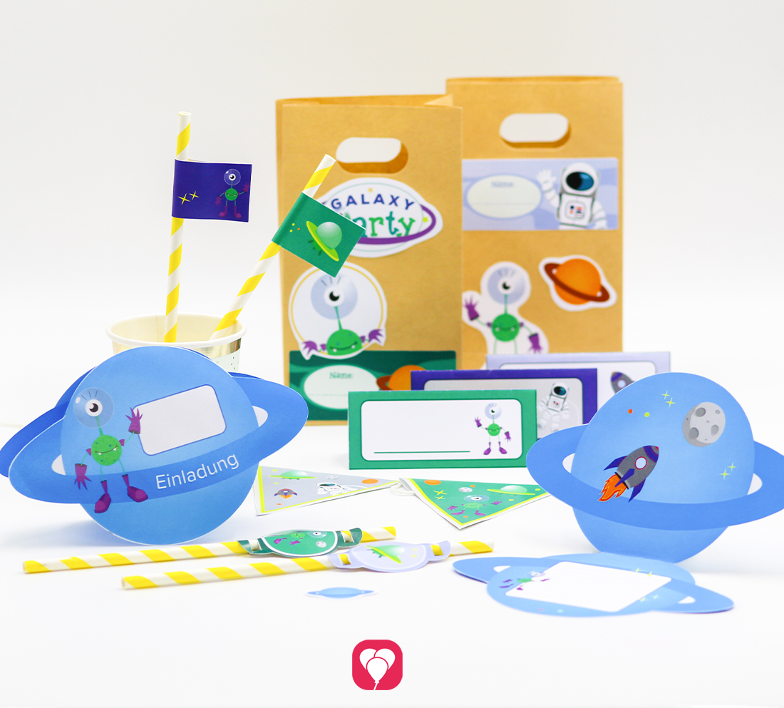 Das gesamte balloonas Weltraum Geburtstagspaket mit der Weltraum Einladungskarte, den Weltraum Tischkarten und Strohhalmen, der Weltraum Wimpelkette sowie den Weltraum Geschenkaufklebern für den Weltraum Kindergeburtstag.